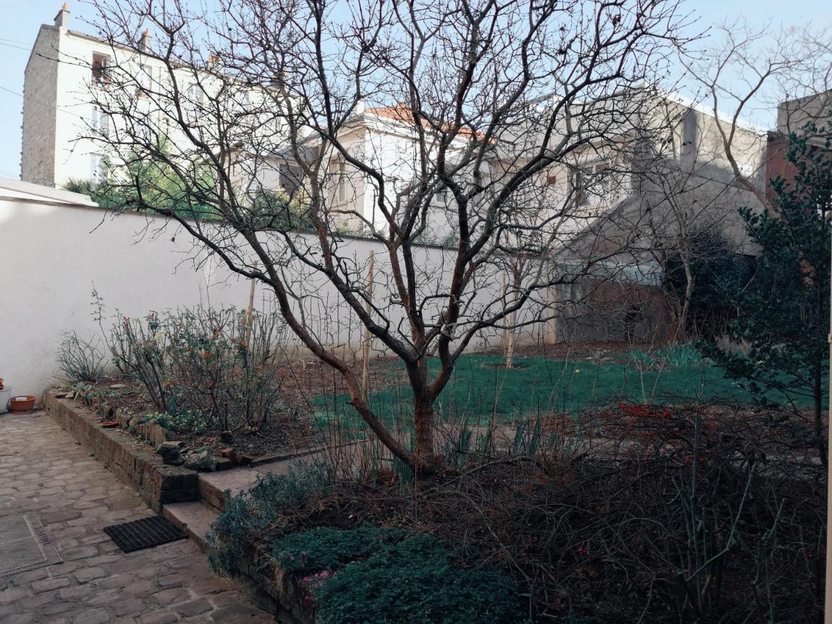 Studio dans un quartier résidentiel à Montrouge avec le métro à 2 min Exterior foto